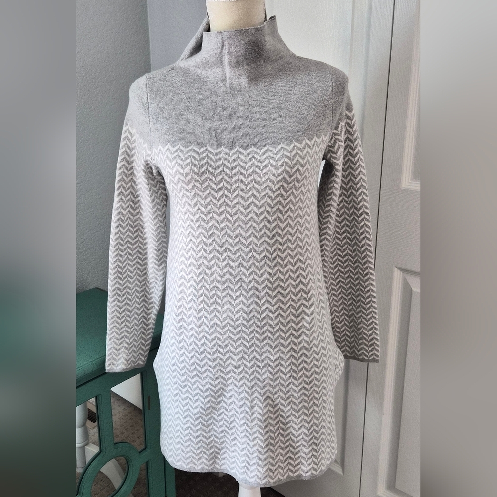 SPRING SALE | Aspen Grey White Chevron Funnel Neck Tunic Sweater XS